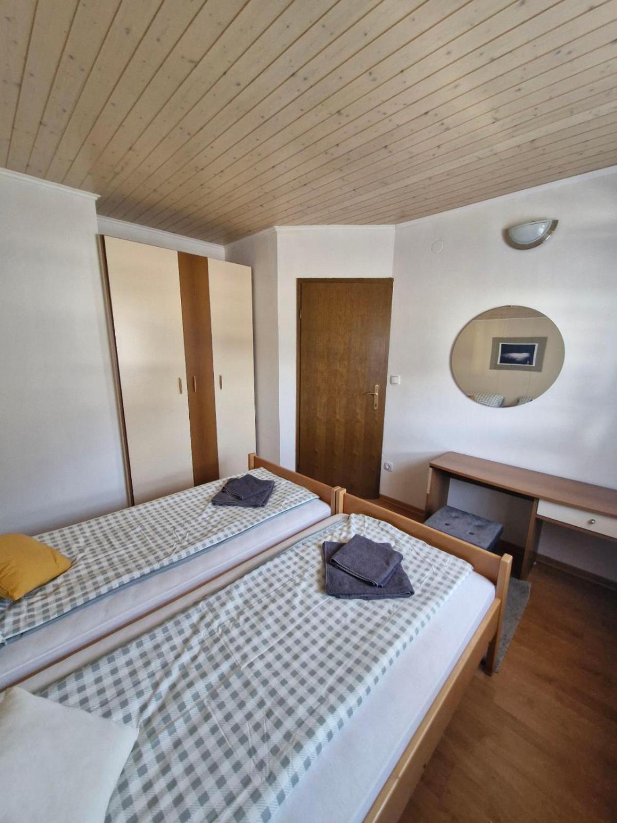 Kometer Apartment โบเว็ก ภายนอก รูปภาพ
